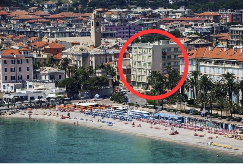 Appartamento In Centro A 30M Dal Mare Spotorno Exterior foto