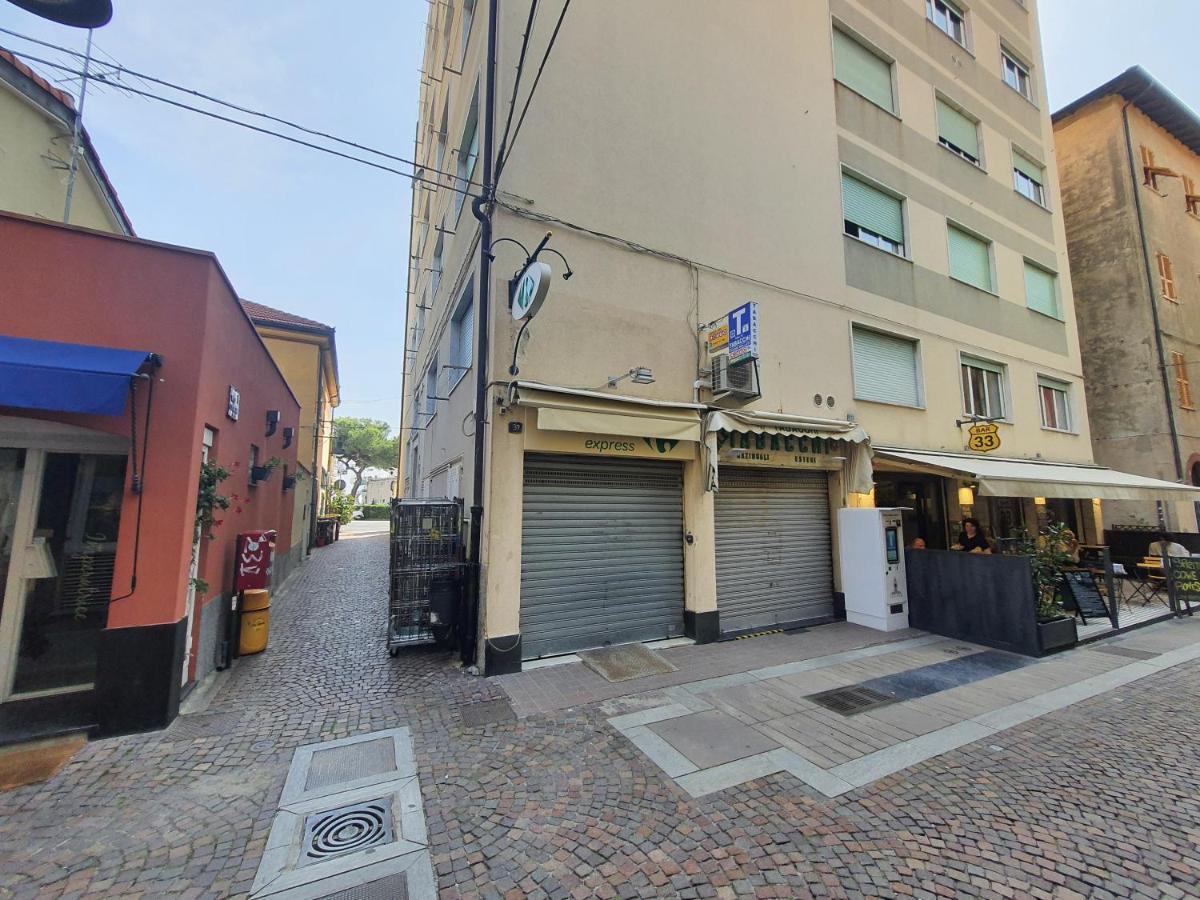 Appartamento In Centro A 30M Dal Mare Spotorno Exterior foto